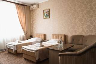 Отель Гостиничный Комплекс Глобус Тернополь Двухместный номер с 2 отдельными кроватями-2